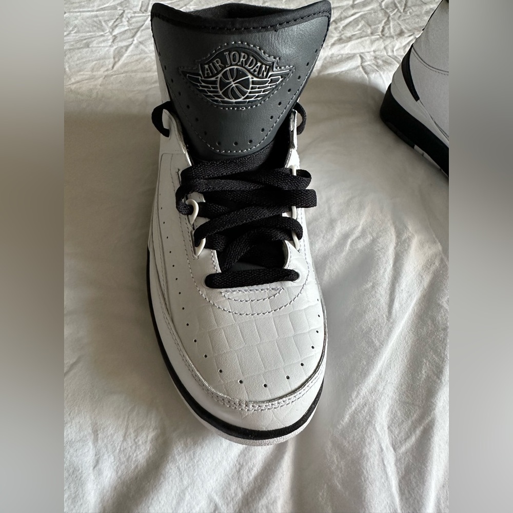 Air Jordan 2 Retro "Wing It" Youth Size 7 NWOT - Picture 11 of 13